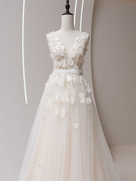 Trendy Wedding Gown With Bow Sash